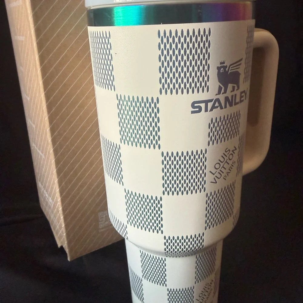 New Stanley 40oz Cream Laser LEngravedV Checkered Tumbler with Handle Straw - Picture 4 of 8
